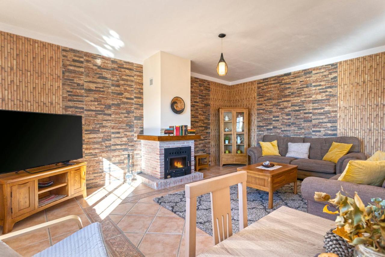 Casa Del Valle Con Piscina Privada Villa Alcaucin Bagian luar foto