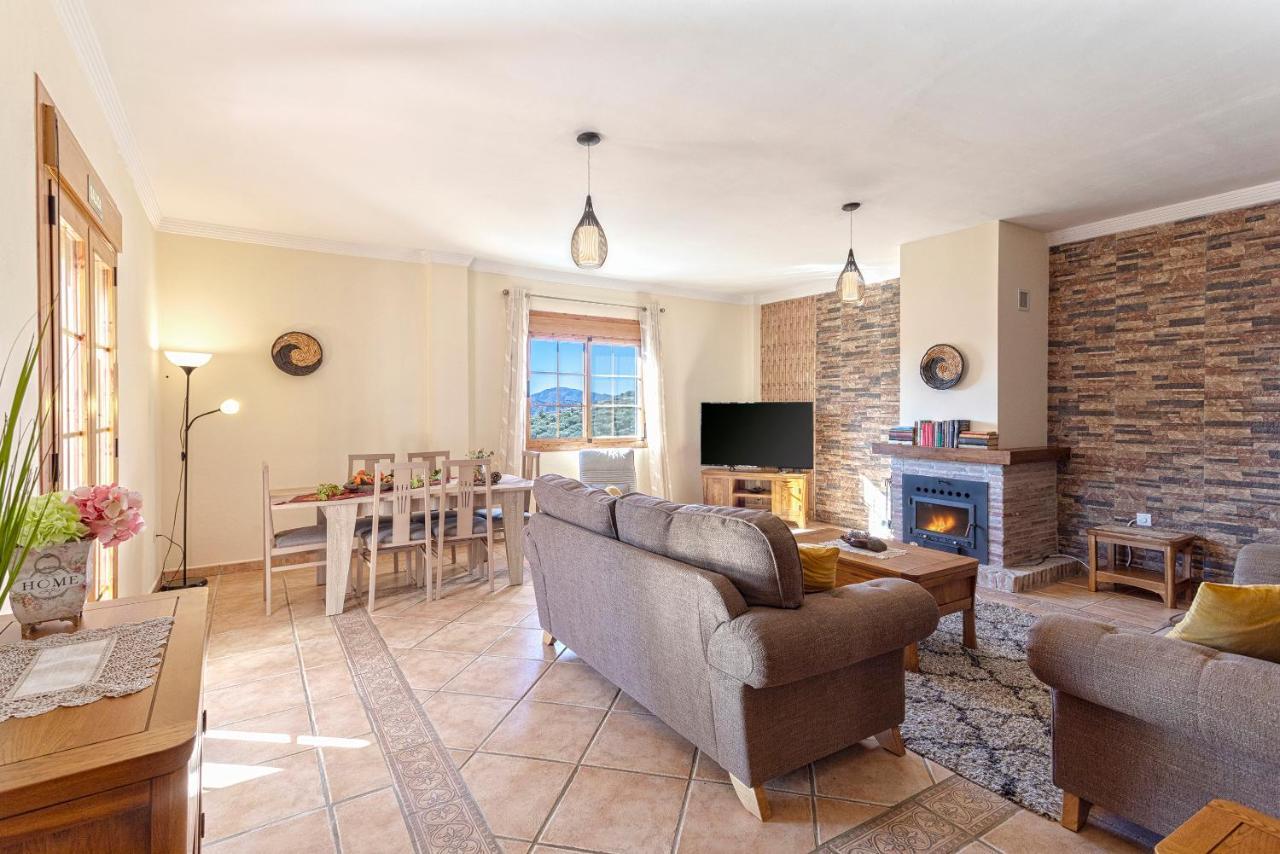 Casa Del Valle Con Piscina Privada Villa Alcaucin Bagian luar foto